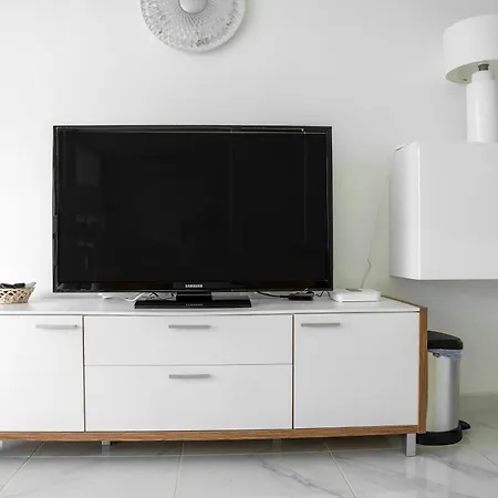 Colourful Bright Centred Aparment With Ocean View 911, Ponderosa Apartment *