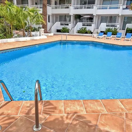 Colourful Bright Centred Aparment With Ocean View 911, Ponderosa Apartment *