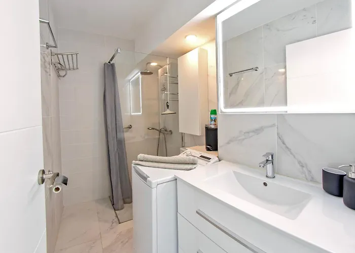 Colourful Bright Centred Aparment With Ocean View 911, Ponderosa